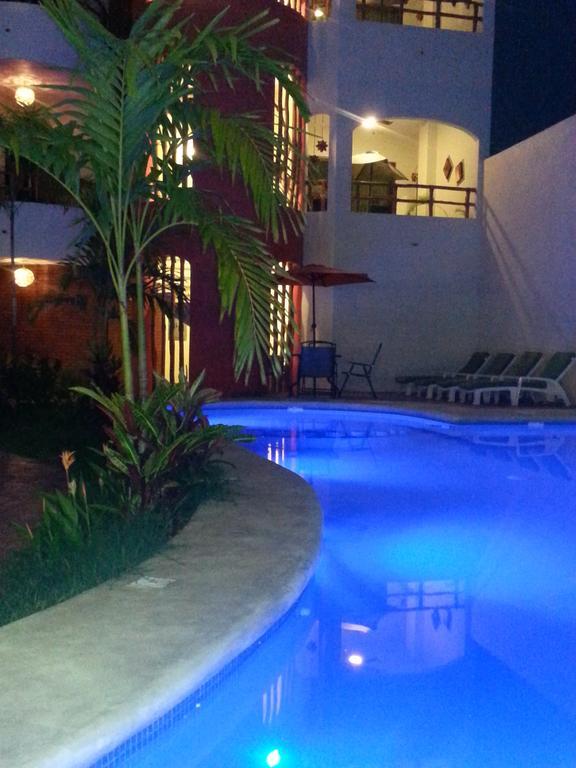 Hotel Y Suites Los Encantos Саюліта Номер фото