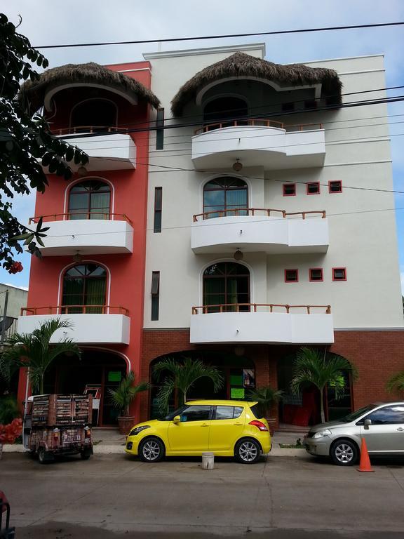 Hotel Y Suites Los Encantos Саюліта Номер фото