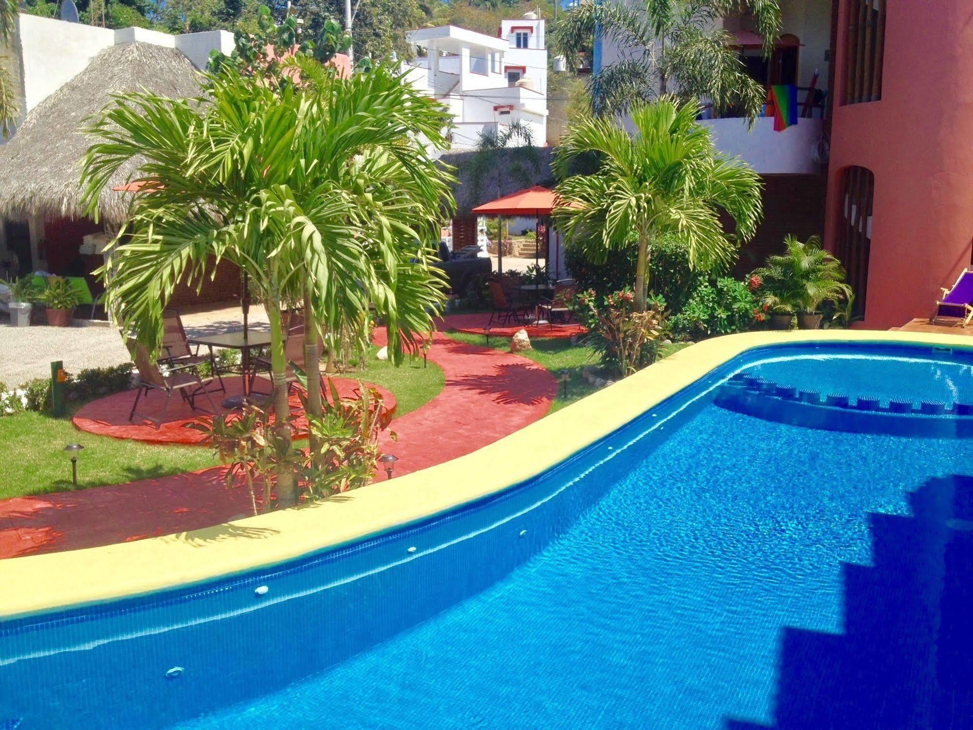 Hotel Y Suites Los Encantos Саюліта Екстер'єр фото